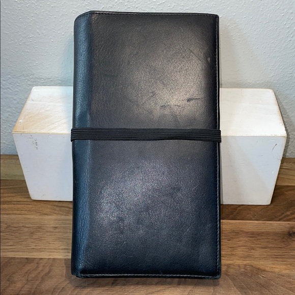 HOBO Black Leather Passport Multi Card Wallet Executive Elastic Close ID Pockets - Picture 2 of 15